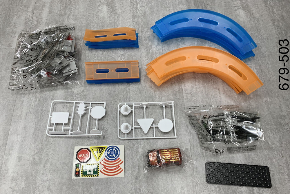 DIY educational assembly block toys with electric race track car 679-503 - Race Track Parking - 4